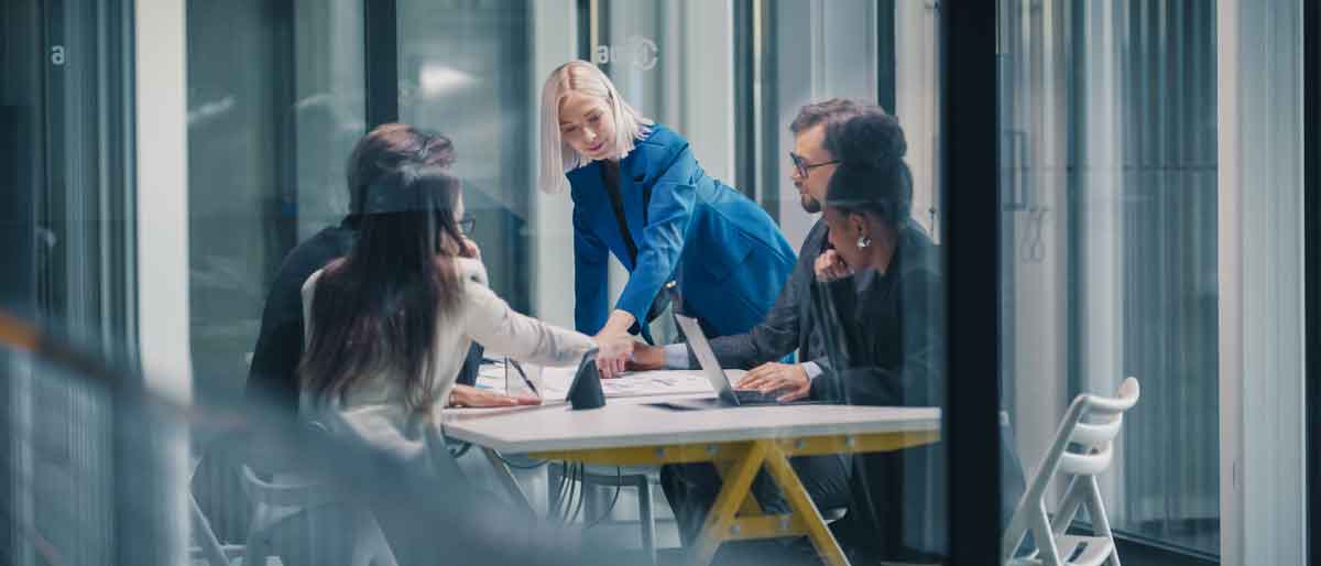 A productive team meeting between colleagues